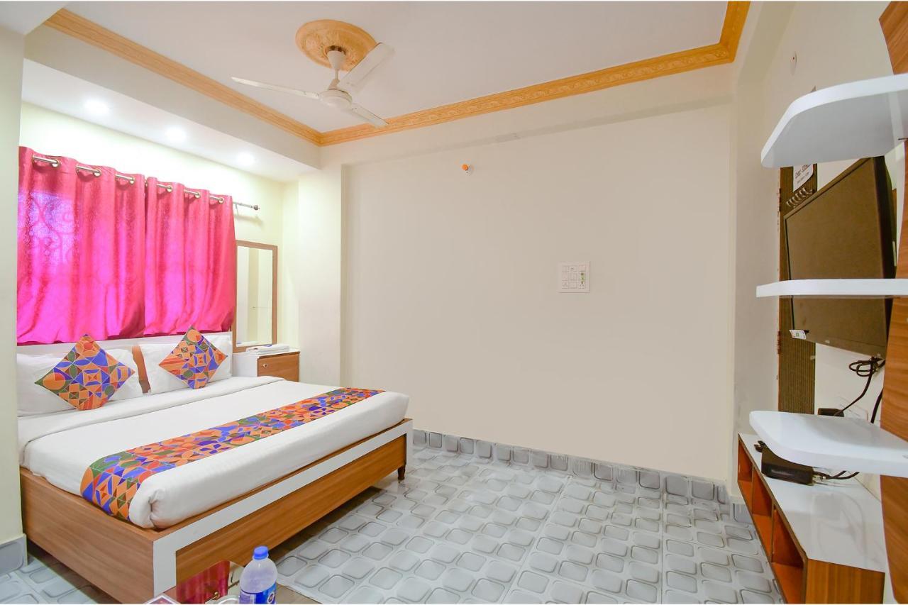Fabexpress Om Shanti International Kolkata Exterior photo
